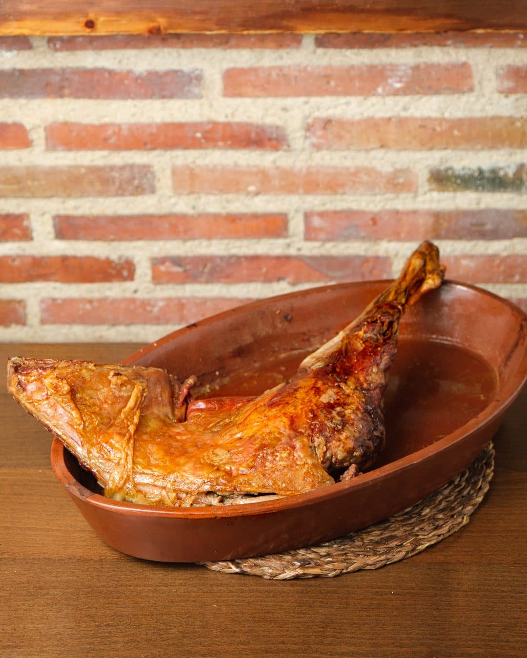 Paletilla de Cordero Lechal al Horno de Leña